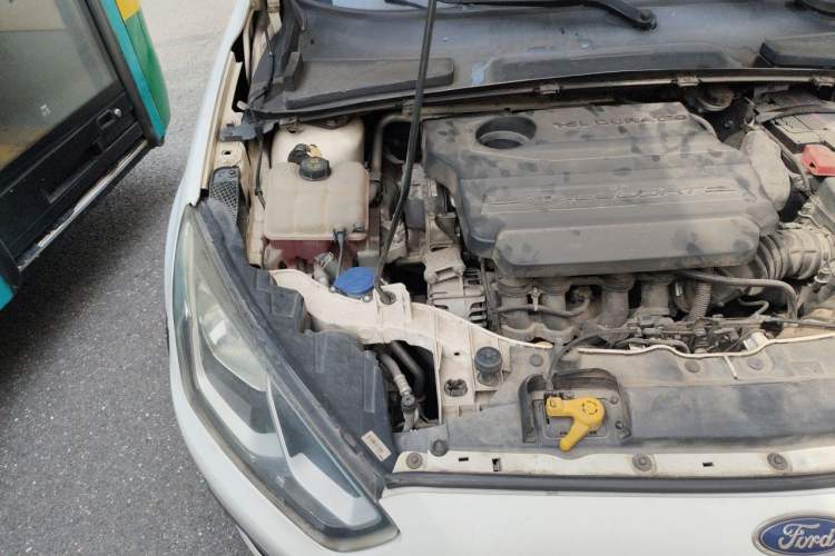 Used Ford Escort 2015 1.5L Automatic Fashion Model Engine Bay Right