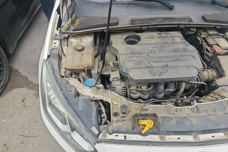 Used Ford Escort 2015 1.5L Manual Fashion Edition Engine Bay Right