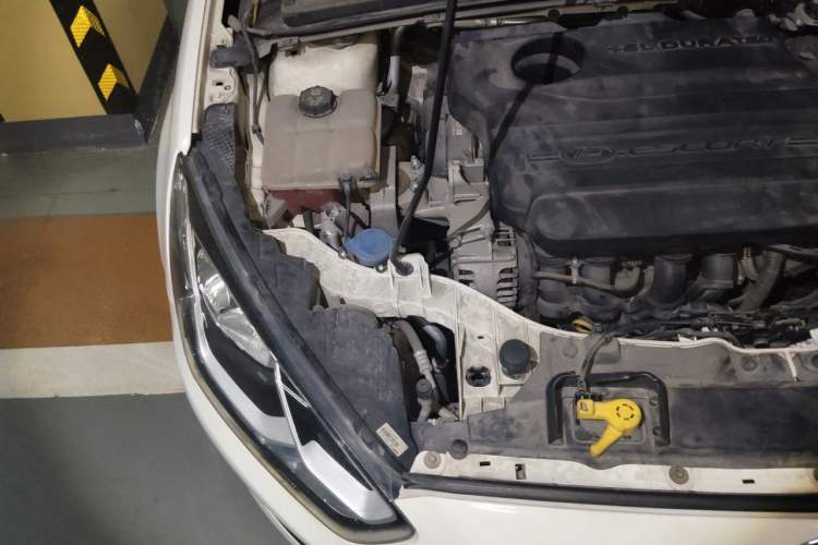 Used Ford Escort 2015 1.5L Automatic Fashion Model Engine Bay Right