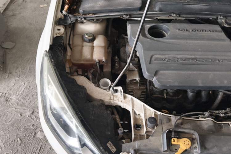 Used Ford Escort 2015 1.5L Automatic Comfort Edition Engine Bay Right