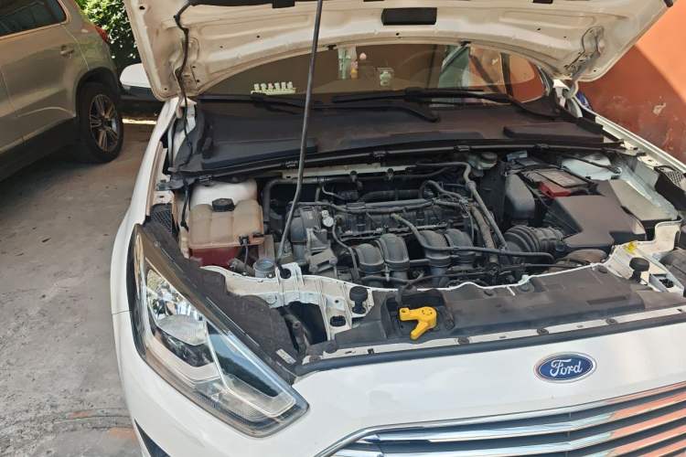 Used Ford Escort 2015 1.5L Automatic Fashion Model Engine Bay Right