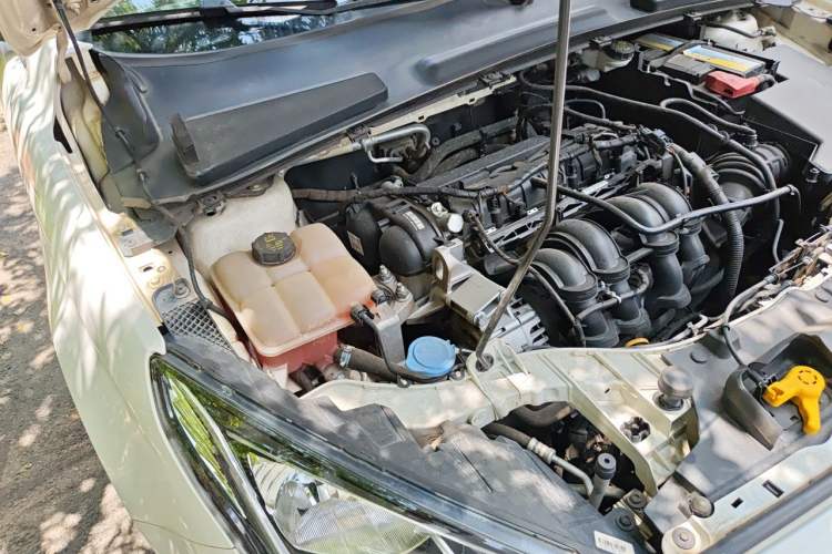 Used Ford Escort 2015 1.5L Manual Comfort Model Engine Bay Right