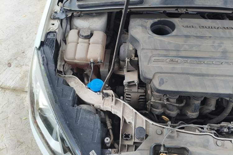 Used Ford Escort 2015 1.5L Automatic Comfort Edition Engine Bay Right