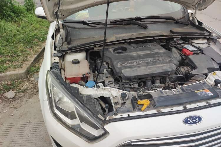 Used Ford Escort 2015 1.5L Automatic Fashion Model Engine Bay Right