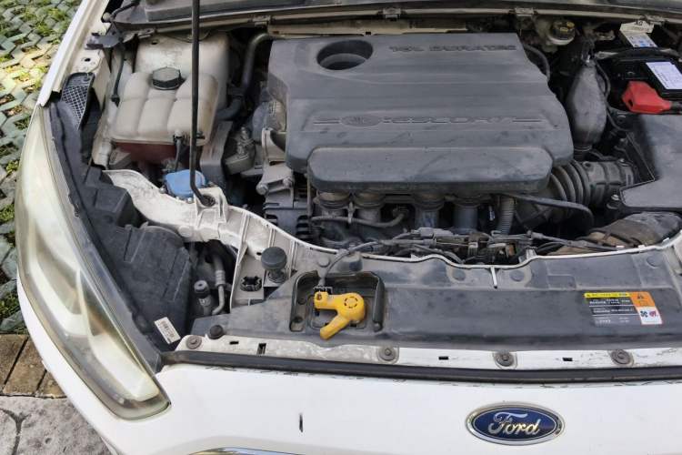 Used Ford Escort 2015 1.5L Automatic Fashion Model Engine Bay Right