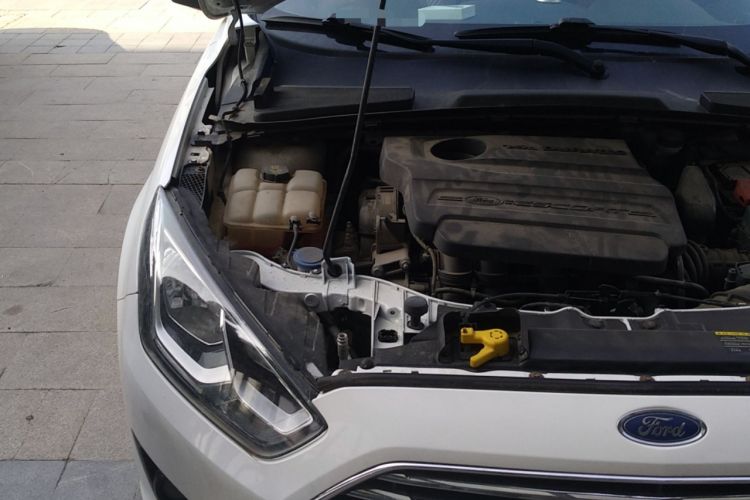 Used Ford Escort 2015 1.5L Automatic Comfort Edition Engine Bay Right