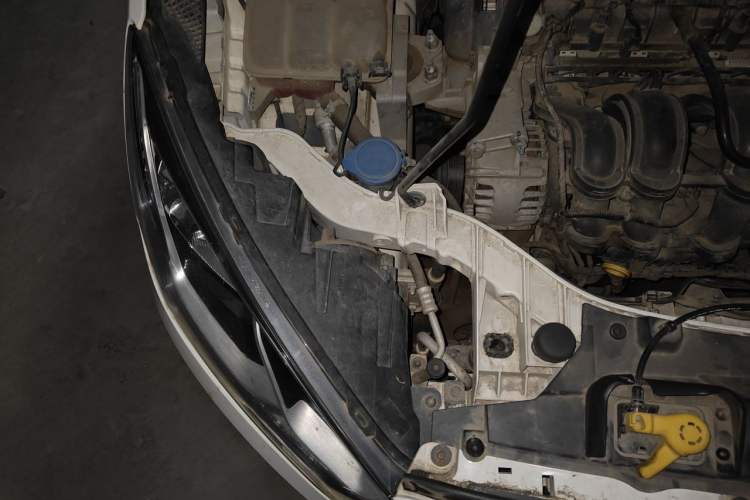 Used Ford Escort 2015 1.5L Automatic Comfort Edition Engine Bay Right