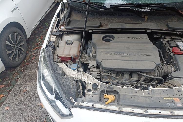 Used Ford Escort 2015 1.5L Manual Comfort Model Engine Bay Right