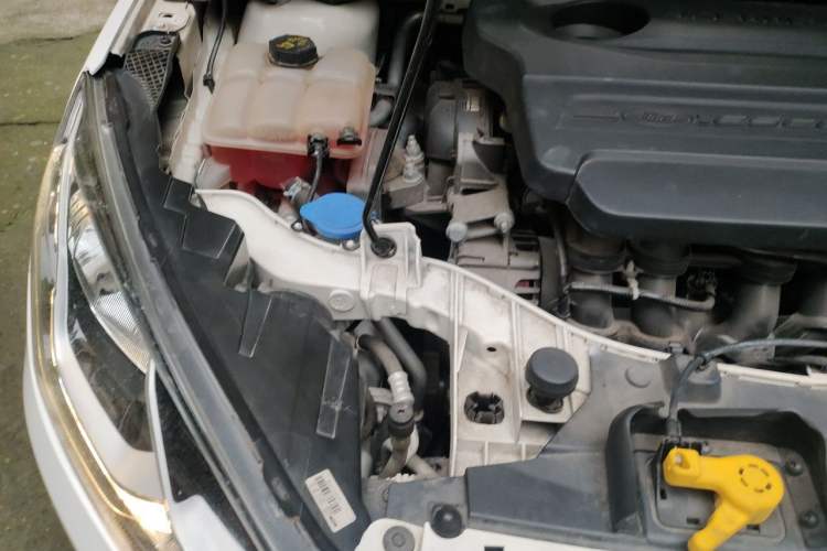 Used Ford Escort 2015 1.5L Automatic Comfort Edition Engine Bay Right