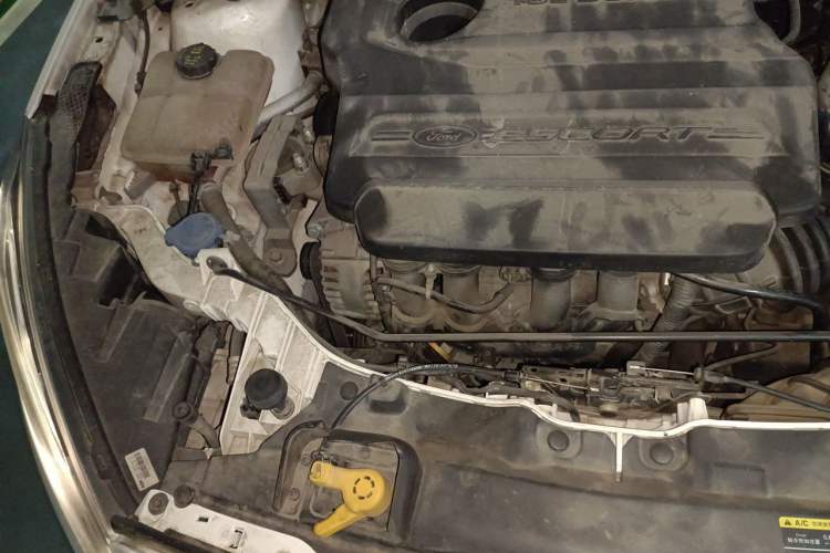 Used Ford Escort 2015 1.5L Automatic Comfort Edition Engine Bay Right