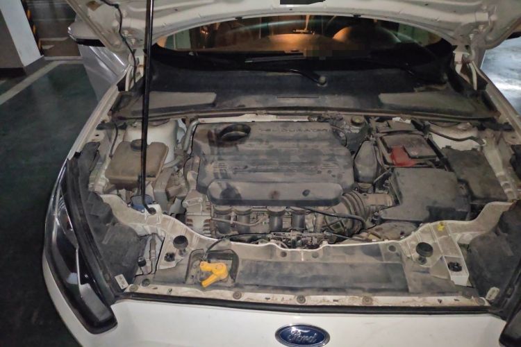 Used Ford Escort 2015 1.5L Automatic Comfort Edition Engine Bay Right