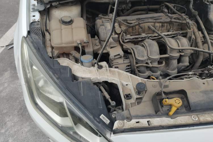Used Ford Escort 2015 1.5L Automatic Comfort Edition Engine Bay Right