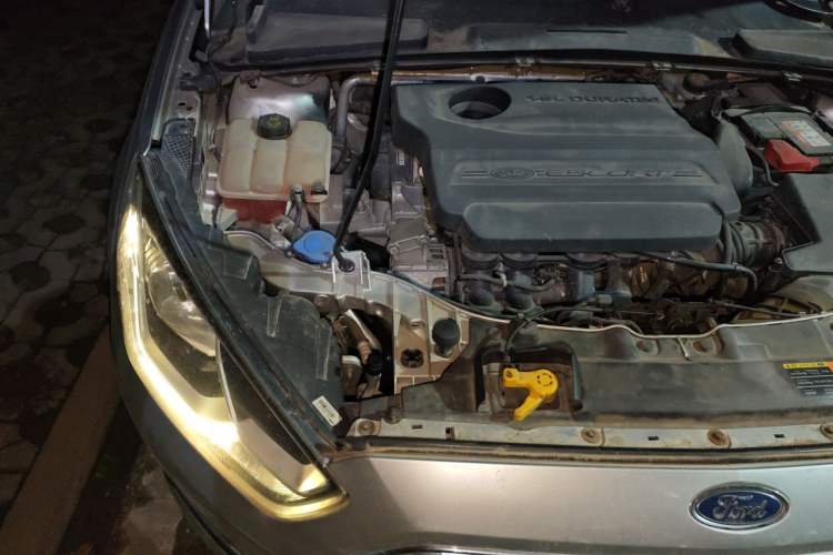 Used Ford Escort 2015 1.5L Automatic Fashion Model Engine Bay Right