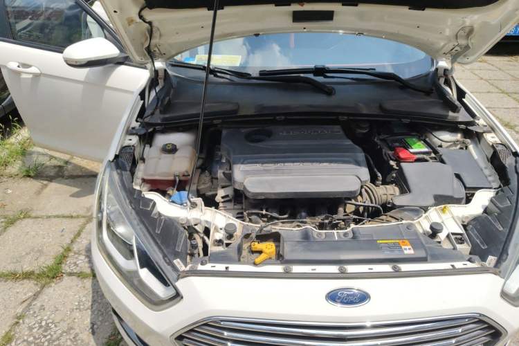 Used Ford Escort 2015 1.5L Manual Comfort Model Engine Bay Right