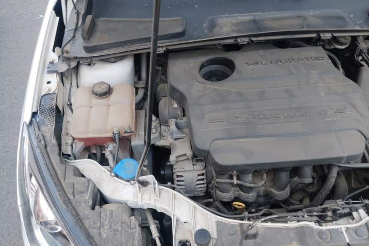 Used Ford Escort 2015 1.5L Automatic Comfort Edition Engine Bay Right