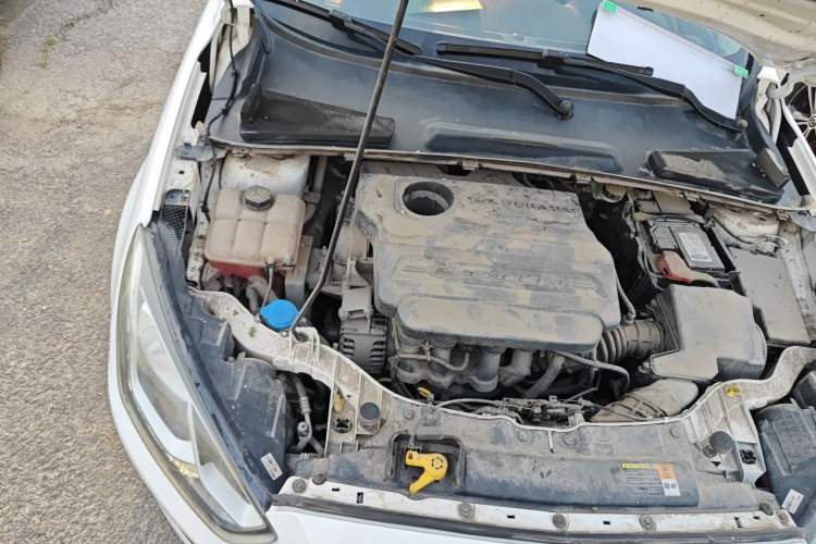 Used Ford Escort 2015 1.5L Manual Comfort Model Engine Bay Right