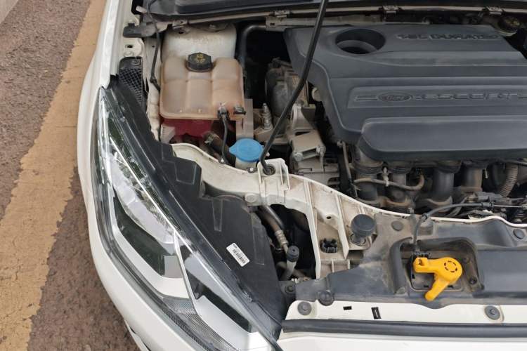 Used Ford Escort 2015 1.5L Automatic Fashion Model Engine Bay Right