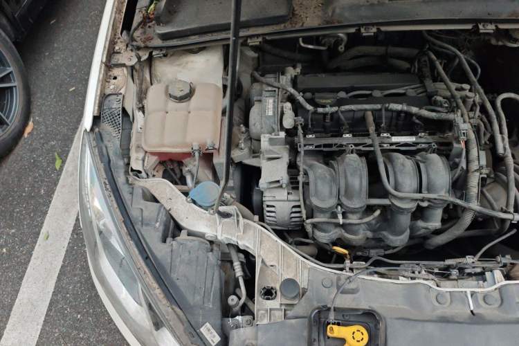 Used Ford Escort 2015 1.5L Manual Fashion Edition Engine Bay Right