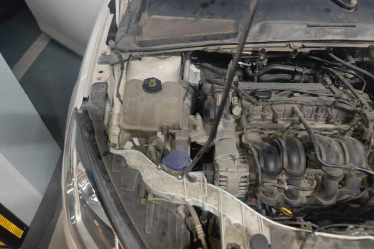 Used Ford Escort 2015 1.5L Automatic Comfort Edition Engine Bay Right