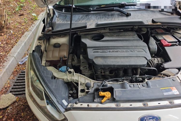 Used Ford Escort 2015 1.5L Automatic Comfort Edition Engine Bay Right