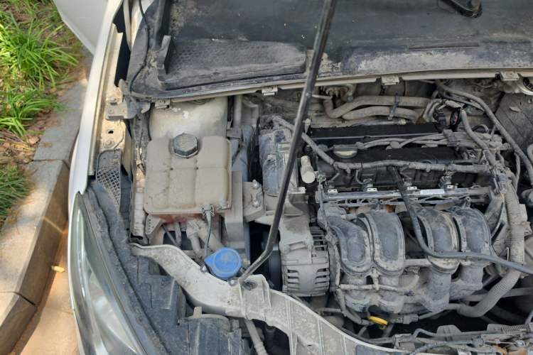 Used Ford Escort 2015 1.5L Manual Comfort Model Engine Bay Right