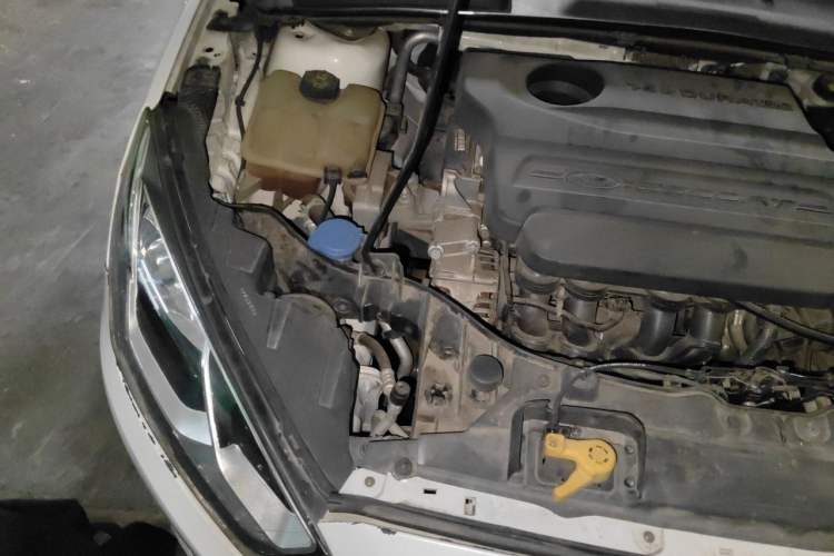 Used Ford Escort 2015 1.5L Automatic Comfort Edition Engine Bay Right