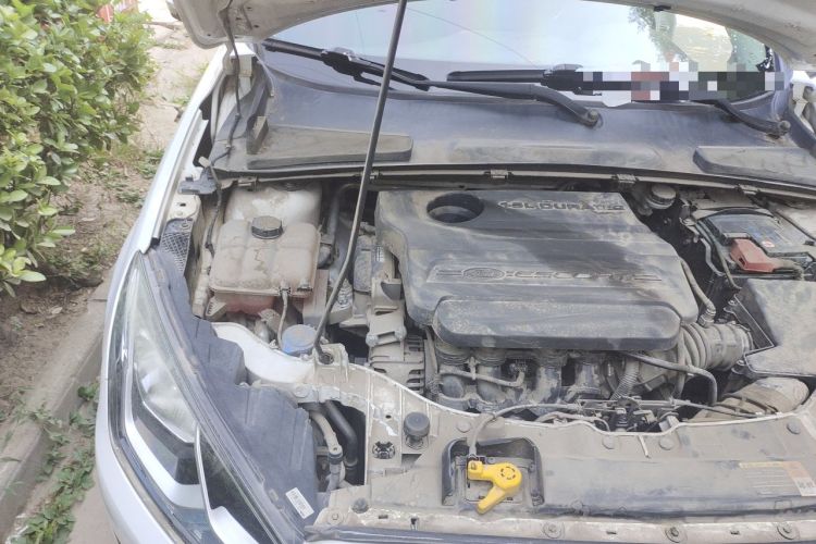 Used Ford Escort 2015 1.5L Manual Fashion Edition Engine Bay Right