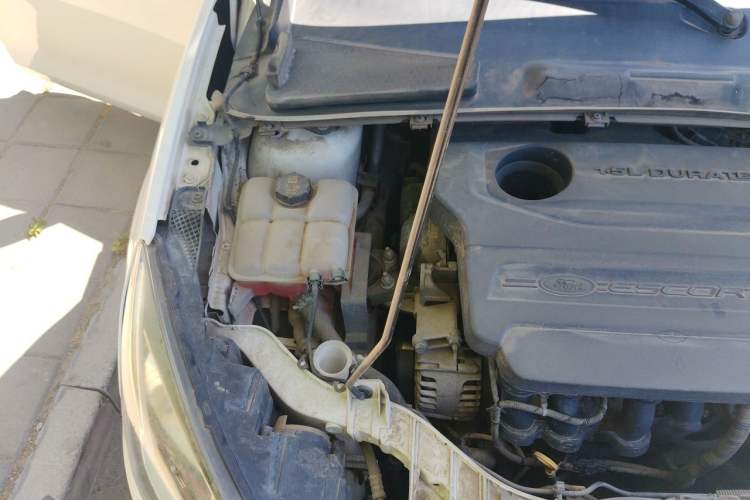 Used Ford Escort 2015 1.5L Manual Fashion Edition Engine Bay Right