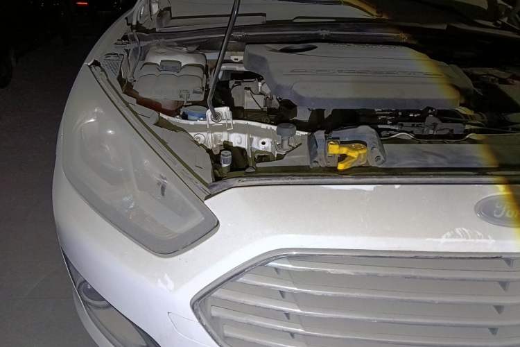 Used Ford Escort 2015 1.5L Automatic Fashion Model Engine Bay Right