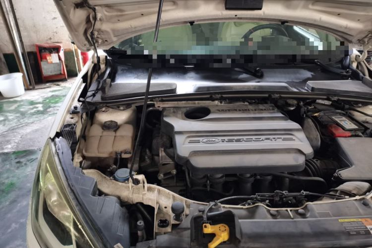 Used Ford Escort 2015 1.5L Automatic Comfort Edition Engine Bay Right