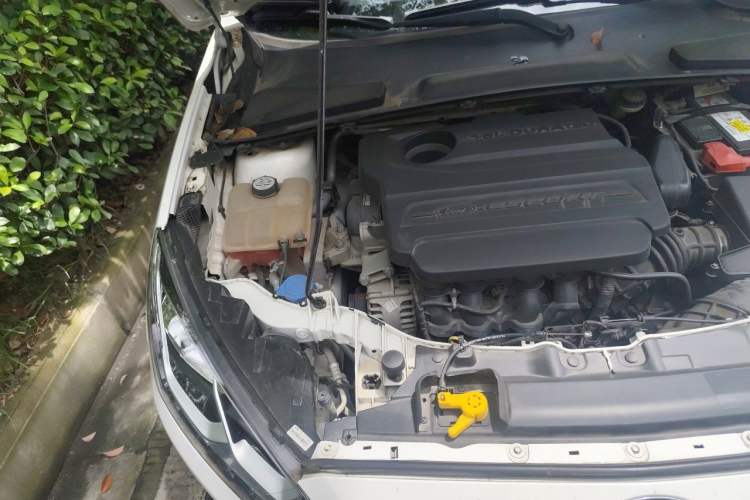 Used Ford Escort 2015 1.5L Automatic Comfort Edition Engine Bay Right
