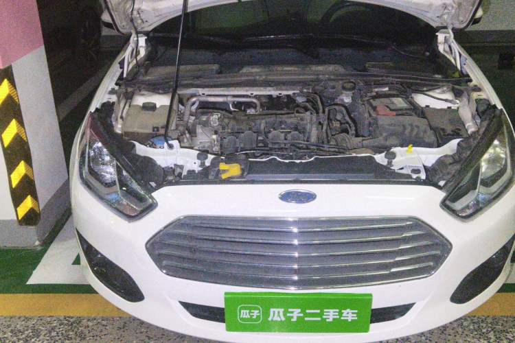 Used Ford Escort 2015 1.5L Manual Comfort Model Engine Bay Right