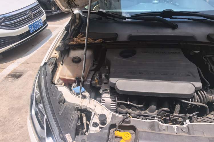 Used Ford Escort 2015 1.5L Manual Comfort Model Engine Bay Right