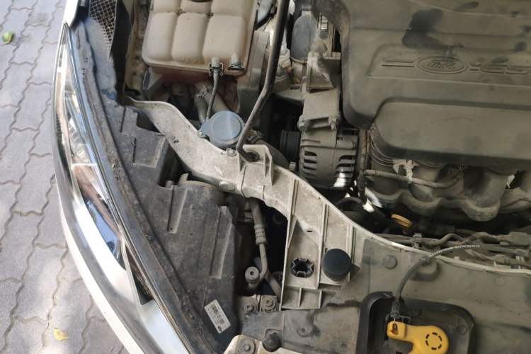Used Ford Escort 2015 1.5L Automatic Fashion Model Engine Bay Right