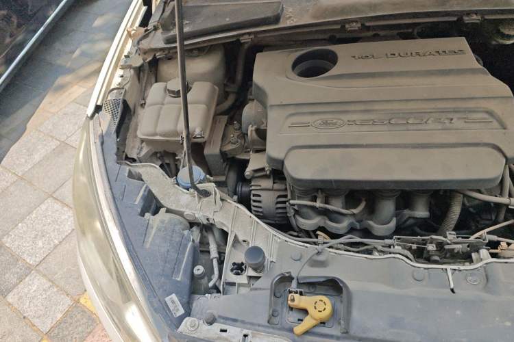 Used Ford Escort 2015 1.5L Automatic Comfort Edition Engine Bay Right