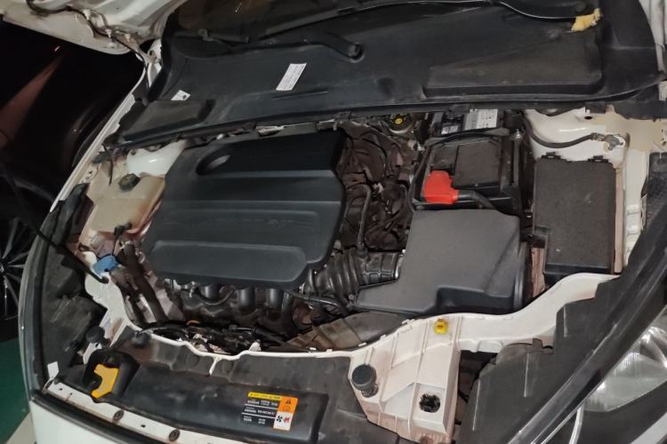 Used Ford Escort 2015 1.5L Manual Comfort Model Engine Bay