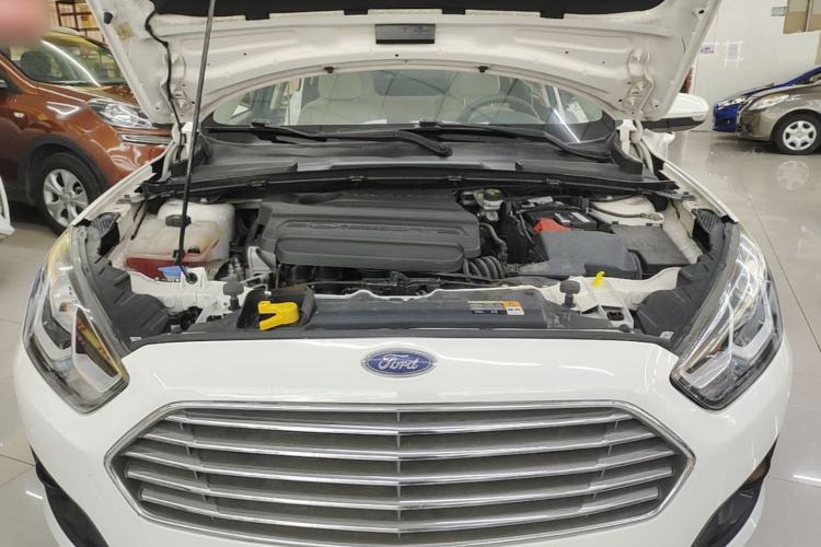 Used Ford Escort 2015 1.5L Manual Comfort Model Engine Bay