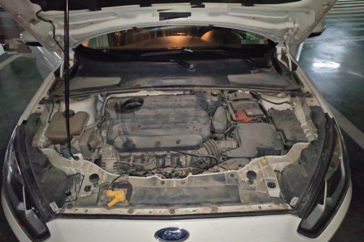 Used Ford Escort 2015 1.5L Automatic Comfort Edition Engine Bay