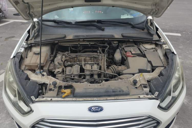 Used Ford Escort 2015 1.5L Automatic Comfort Edition Engine Bay