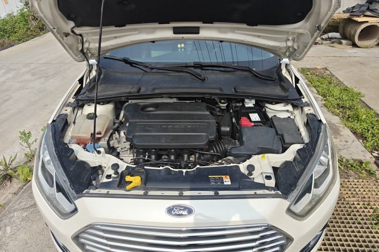 Used Ford Escort 2015 1.5L Automatic Fashion Model Engine Bay