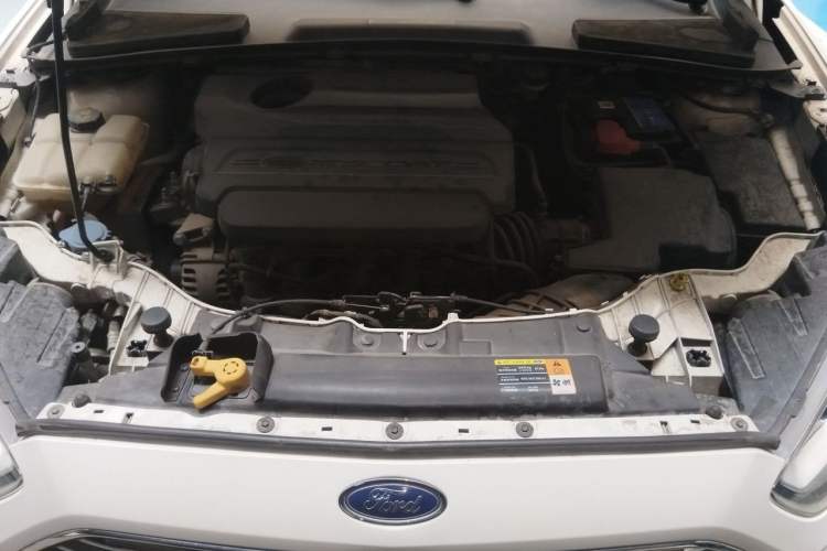 Used Ford Escort 2015 1.5L Manual Comfort Model Engine Bay