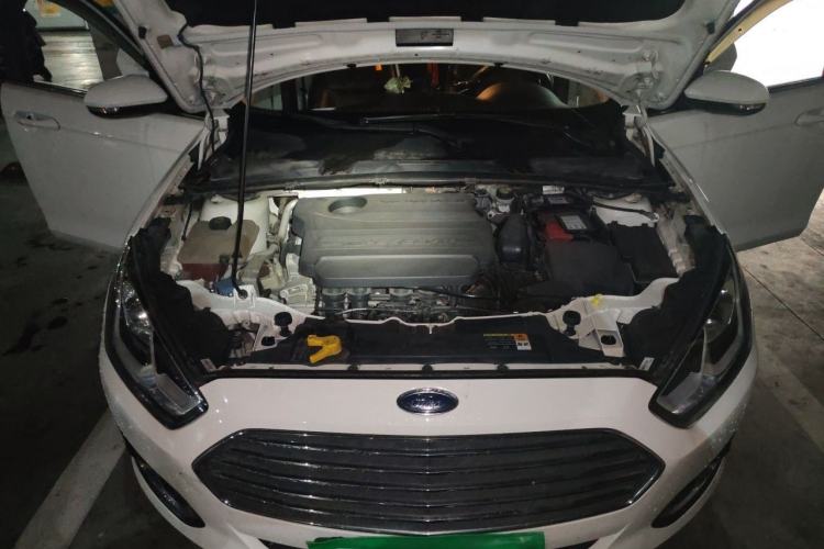 Used Ford Escort 2015 1.5L Automatic Fashion Model Engine Bay
