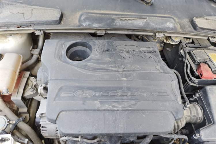 Used Ford Escort 2015 1.5L Manual Comfort Model Engine Bay