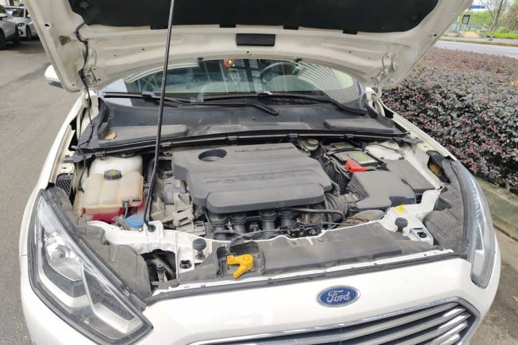 Used Ford Escort 2015 1.5L Manual Fashion Edition Engine Bay