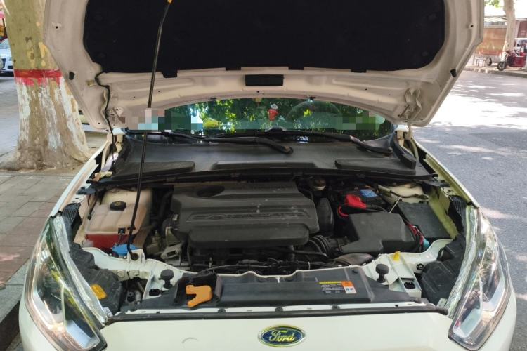 Used Ford Escort 2015 1.5L Automatic Fashion Model Engine Bay