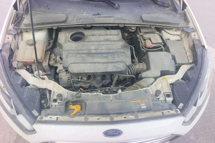 Used Ford Escort 2015 1.5L Manual Comfort Model Engine Bay