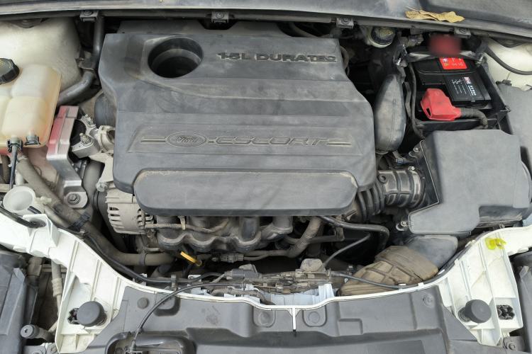 Used Ford Escort 2015 1.5L Automatic Fashion Model Engine Bay