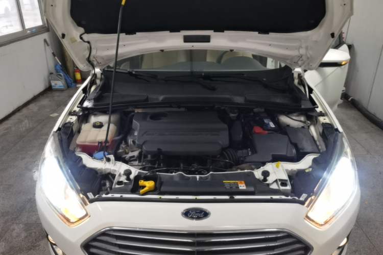 Used Ford Escort 2015 1.5L Automatic Comfort Edition Engine Bay