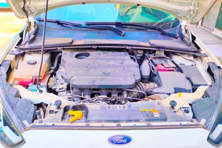Used Ford Escort 2015 1.5L Automatic Fashion Model Engine Bay