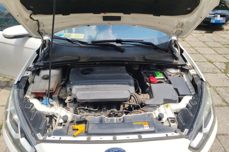 Used Ford Escort 2015 1.5L Manual Comfort Model Engine Bay